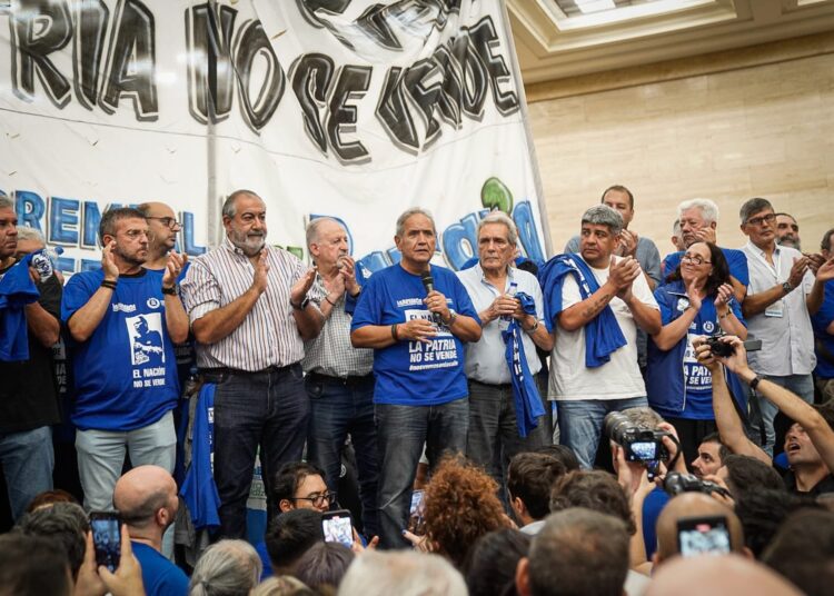 Asamblea en el Banco Nación. Contundente rechazo a su privatización en un marco de amplia unidad gremial