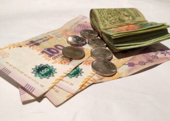 Entre el salario mínimo y el salario nimio