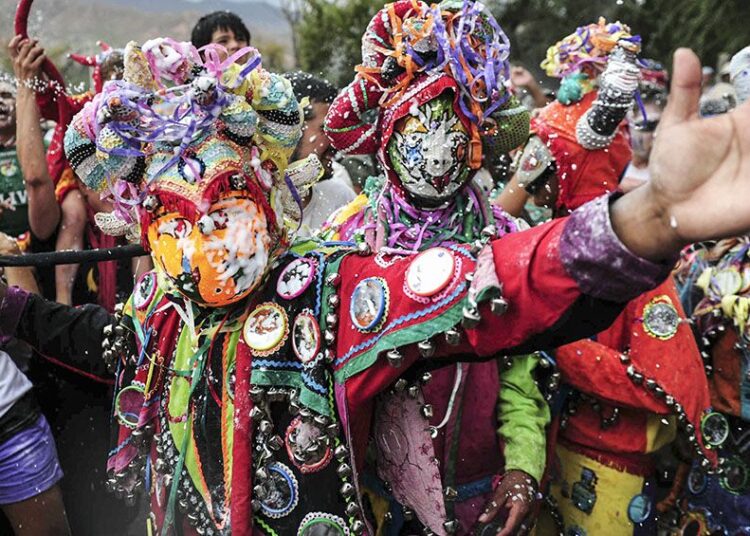 Disfrazar la tristeza en tiempos de carnaval