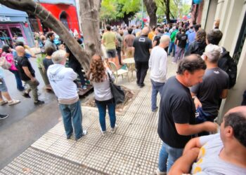 Más provocaciones de America TV. Despide a 30 trabajadores tras la “dispensa” laboral