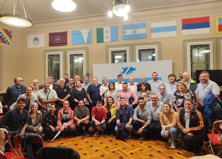 En estado de alerta, la Mesa Sindical el Salario no es Ganancia se reunió con diputados de Unión por la Patria