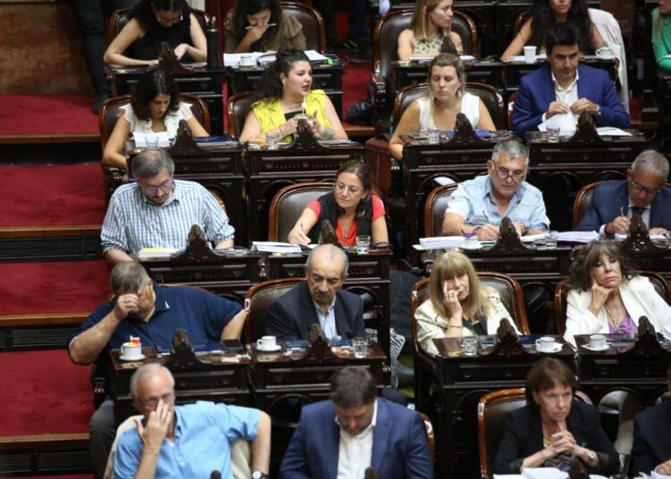En contraposición a la arremetida por la flexibilización laboral, diputados sindicales activan proyectos de ampliación de derechos