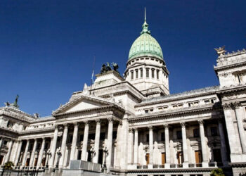 Mesa Sindical el Salario no es Ganancia: Rechazan Ley Bases y Paquete Fiscal y piden audiencia con senadores