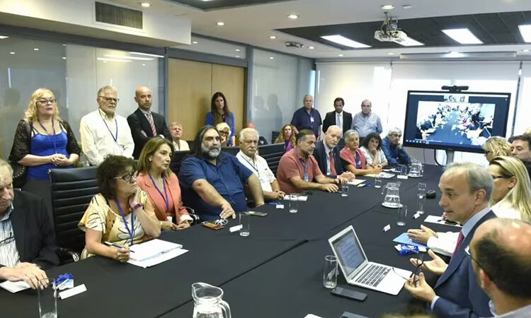 Gremios docentes en unidad realizarán un paro por 24 horas. Los reclamos al Gobierno