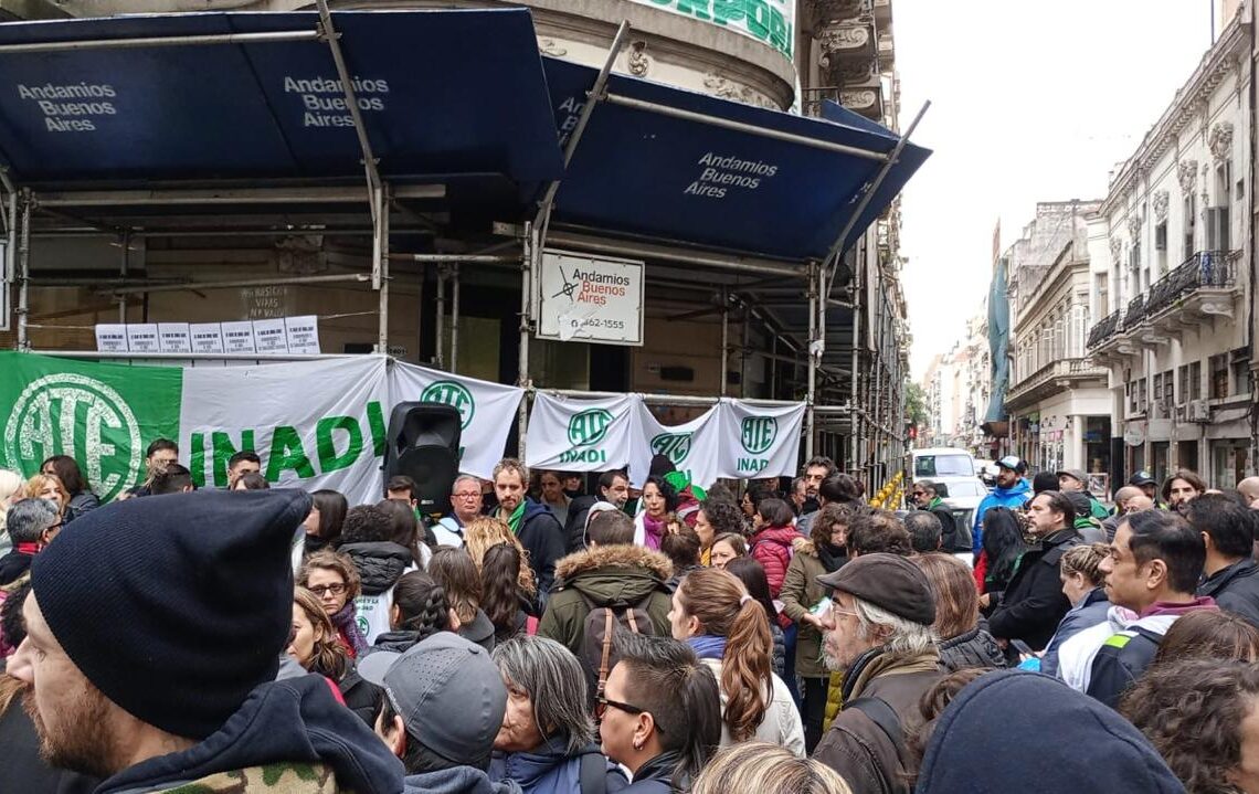 La motosierra avanza. Despiden a 120 trabajadores en el INADI