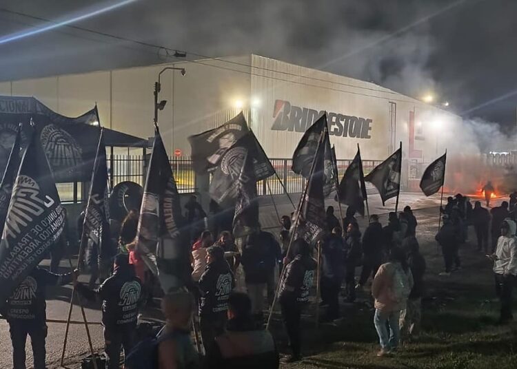 Conflicto en Bridgestone. Casi 500 suspensiones, despidos y medidas de fuerzas