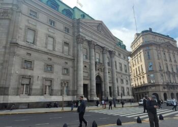 Jubilaciones anticipadas en el Nación. Bancarios advierten que es parte del intento de privatización