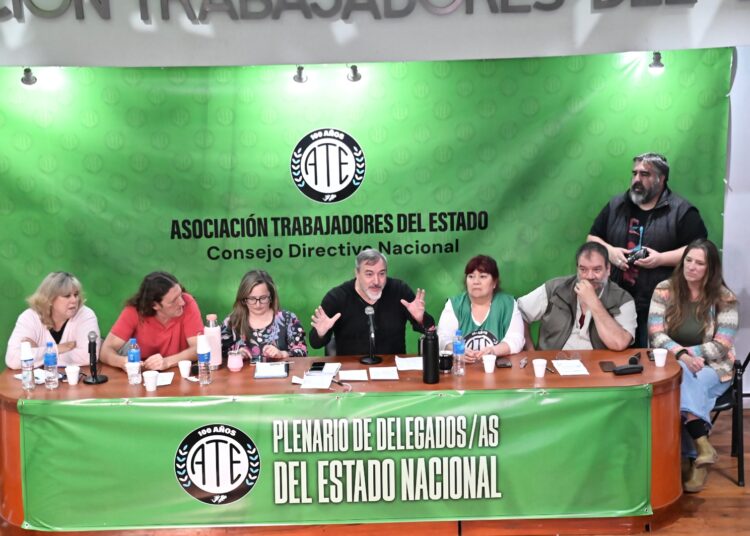 ATE lanzó un paro nacional y movilizara a Plaza de Mayo. Advierten por una nueva ola de despidos