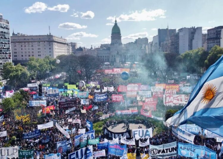 Histórica Marcha Federal Universitaria en defensa de la educación pública y rechazando veto de Milei