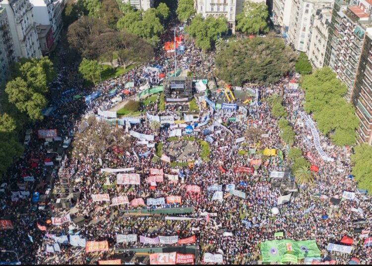 Documento: La universidad pública, base de la democracia y el desarrollo social, lucha por la supervivencia