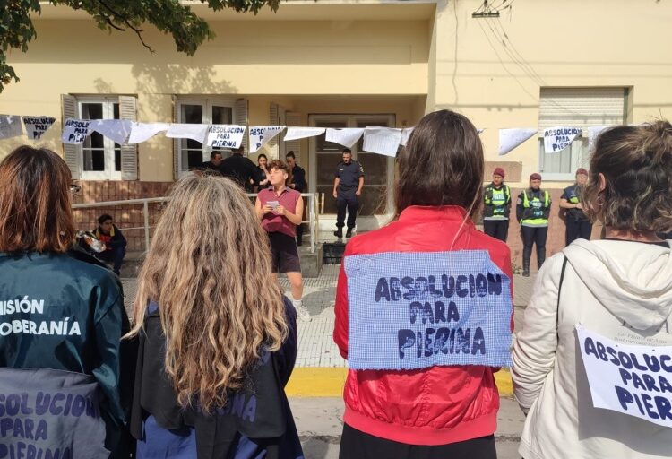 Piden la absolución para una activista criminalizada por un mural en Necochea