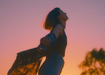 Caro Luisa estrenó tema nuevo y despide el año en Palermo