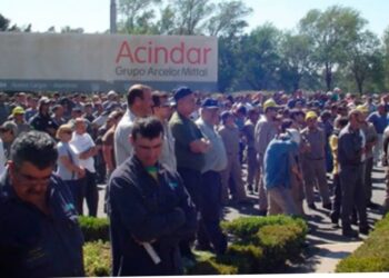 Conflicto en Acindar: suspendió trabajadores, pero tuvo que retrotraer tras la paralización de la planta