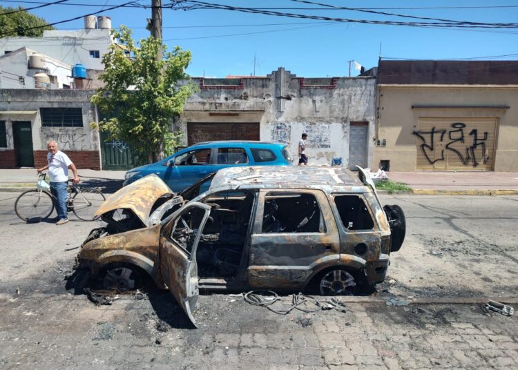 Atentaron contra el auto de dirigente de ATE Capital