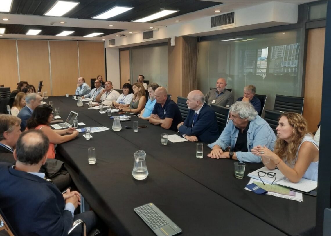 Paritaria Nacional Docente: convocada de urgencia, gremios rechazaron propuesta y ratificaron paro