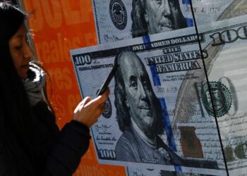 Caputo anunció el fin de la restricción cambiaria y dio detalles del acuerdo con el FMI