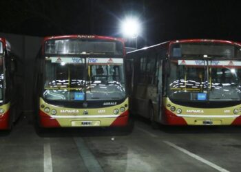 Paro de colectivos: nueva audiencia paritaria para este lunes, crece la bronca interna
