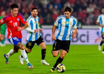 Apiladas Deportivas: Argentina y Chile. Asociación Civil vs Sociedad Anónima. Cara y ceca de dos modelos deportivos