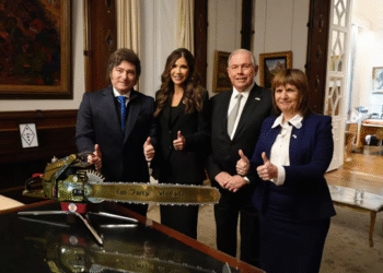 La visita de Kristi Noem, la embajadora de la política represiva del Norte