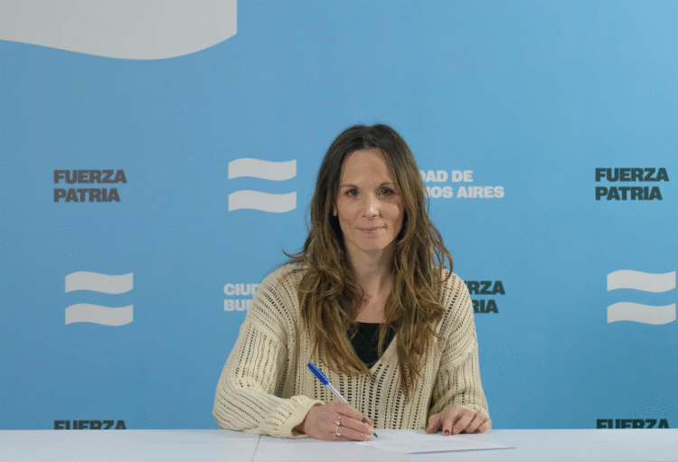 Natalia Salvo: “Hay que dejar de ser políticamente correctos. Tenemos que ser necios con nuestras banderas”