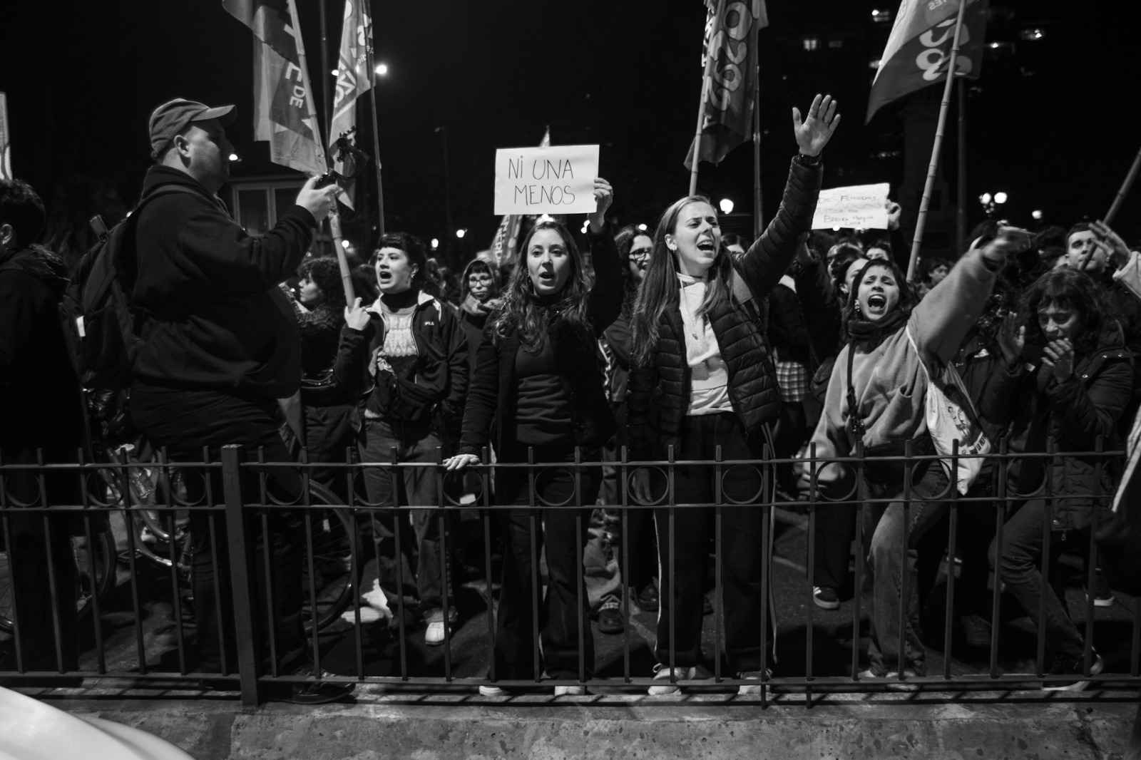 Foto: Hernán Vitenberg. Marcha en Plaza Flores, 24 de septiembre 2025