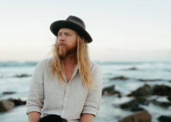 “Fama, no la quiero”, Stu Larsen lanza “If I´m Honest”