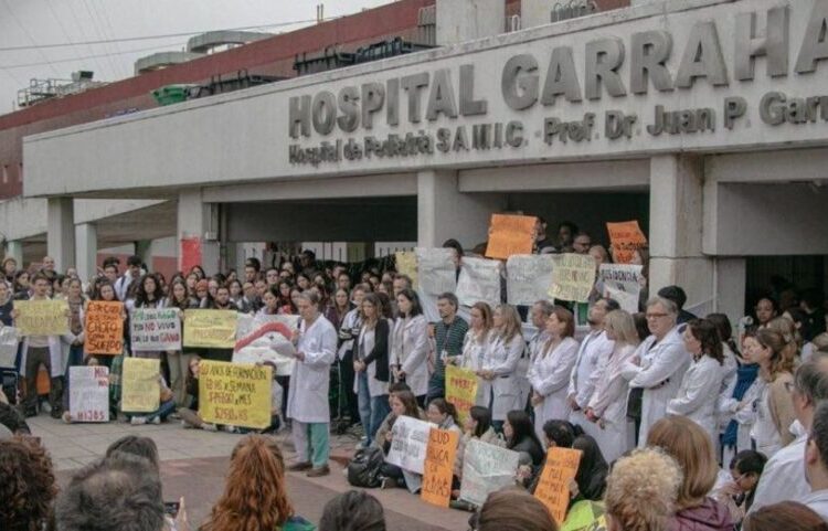 El Hospital Garrahan obtuvo un histórico aumento salarial para sus trabajadores
