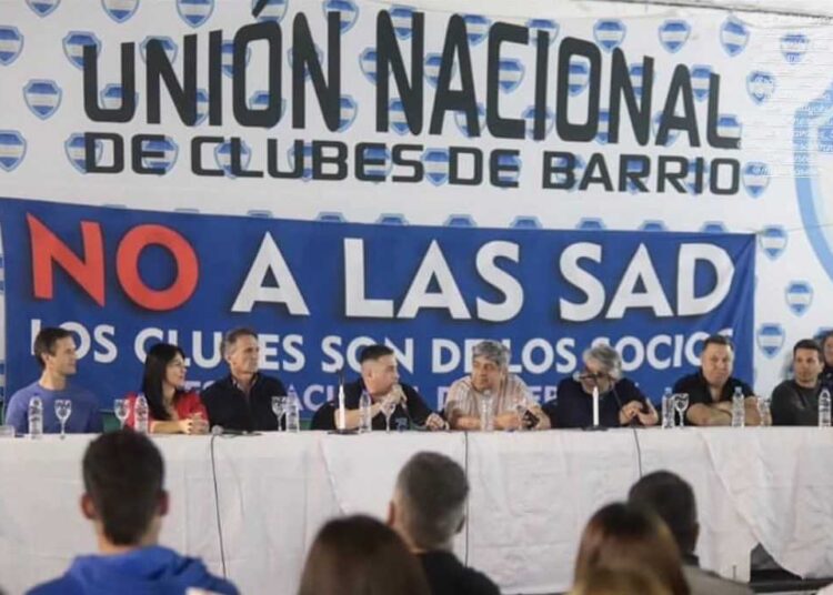 “Les pedimos a los políticos que dejen el escritorio y acompañen a los clubes de barrio”
