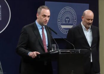 El Gobierno prepara una nueva tanda de despidos en el Estado. La respuesta sindical