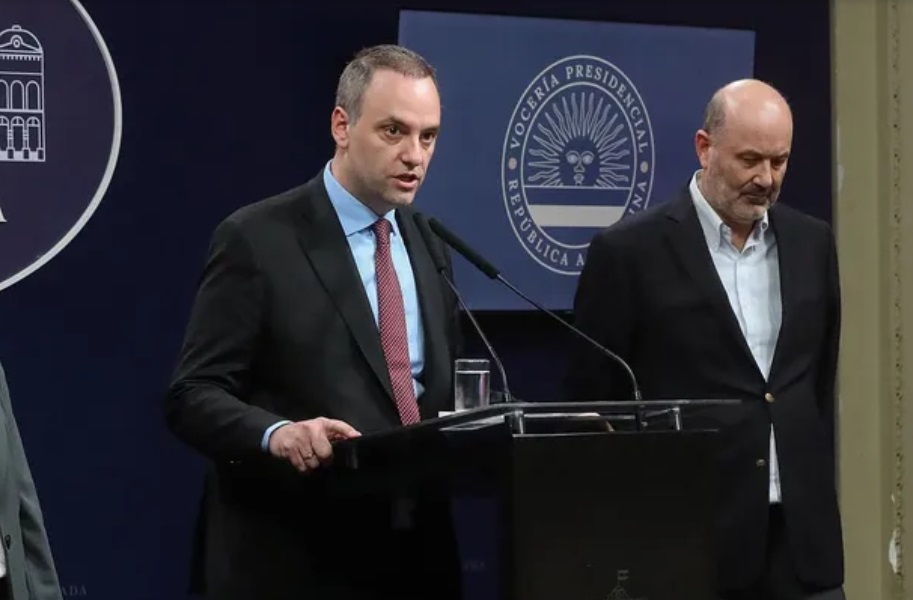 El Gobierno prepara una nueva tanda de despidos en el Estado. La respuesta sindical