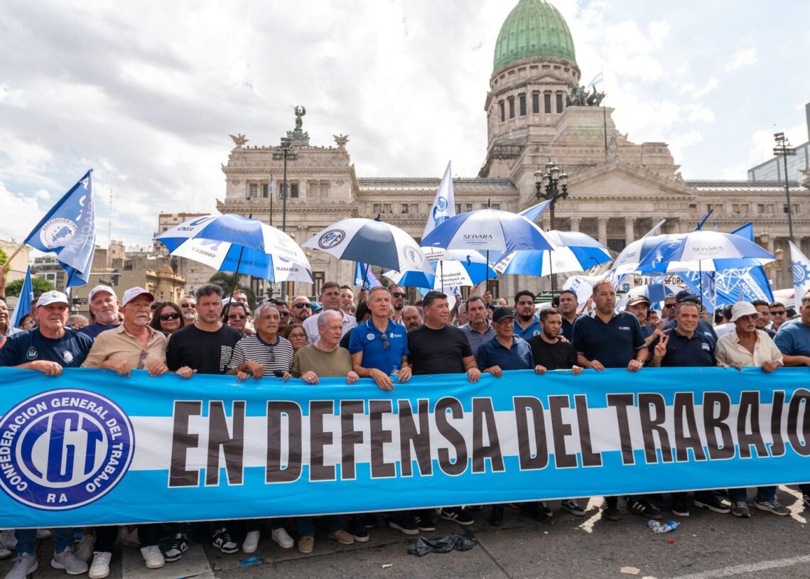 Media sanción a una Reforma Laboral regresiva, la respuesta sindical y una nueva represión desatada