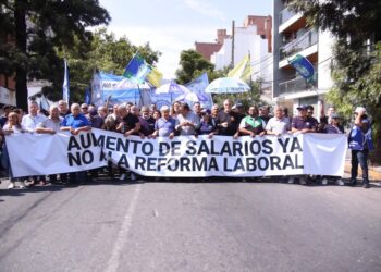 Sindicatos marcharon contra la Reforma Laboral en Córdoba