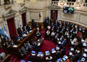 Cobardes, corruptos y vendepatrias