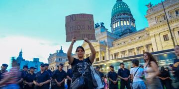 8 y 9 de marzo en Argentina: Frente al derrotismo, paro y movilización