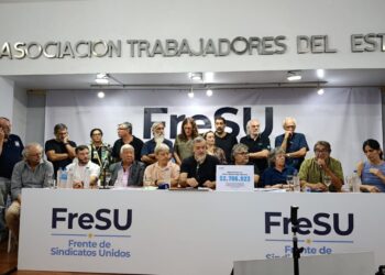 El Frente de Sindicatos Unidos exige un salario mínimo de 2.706.923 pesos