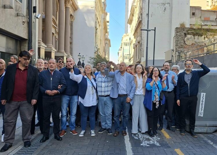 Conflicto en el Banco Central: La Bancaria anunció una medida de fuerza en los tesoros regionales