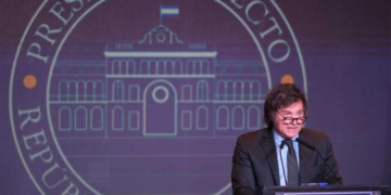 De la crisis interna a la “injerencia rusa”. Cómo el gobierno reorganiza la agenda en clave de guerra