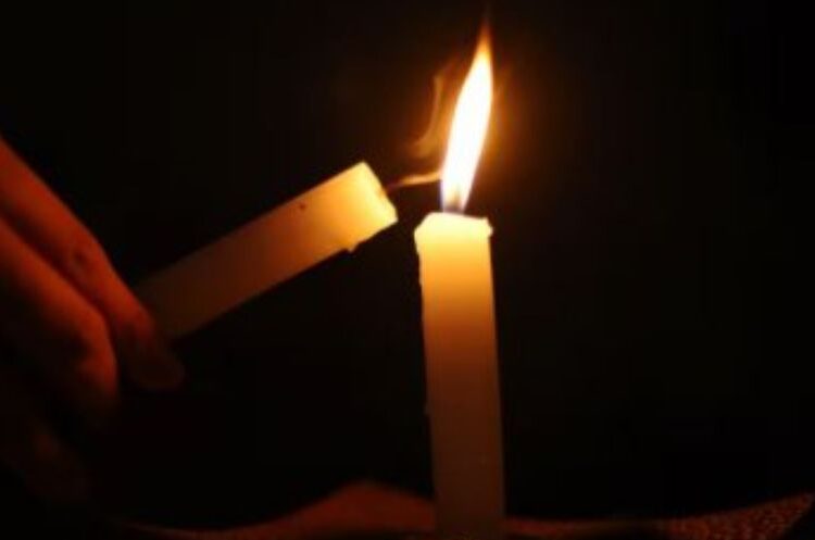 El último que apague la luz
