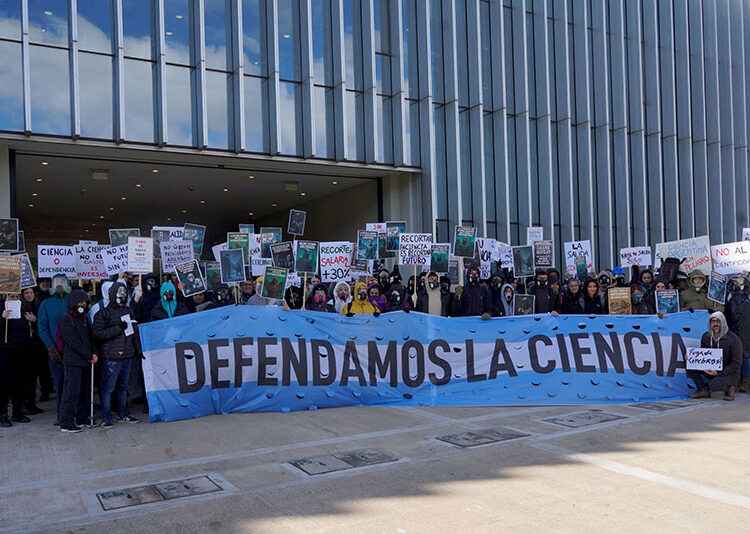 “Ponete la camiseta”: la consigna con que científicos convocan a movilizar en todo el país