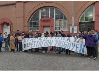 Barracas olvidado: Vecinos reclaman la reapertura de la estación Yrigoyen de trenes