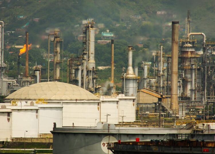 Stella Calloni sobre el acuerdo petrolero entre Venezuela y Estados Unidos: “No hay negociación, hay entrega de soberanía”