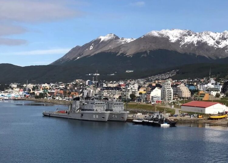 Base Naval de Ushuaia: Calandín advirtió sobre la confusión entre defensa y proyección antártica 