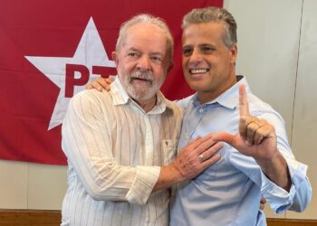 Leonel Brizuela: “una victoria de Bolsonaro puede costar 50 años de atraso para Brasil”